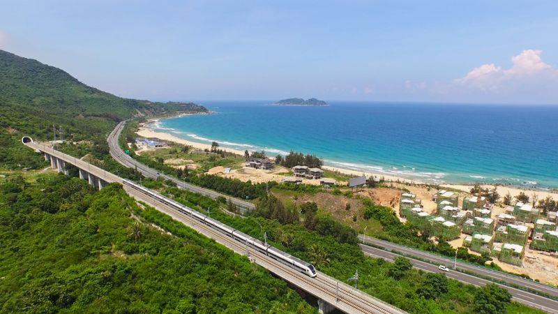 星空体育官网武汉电气化局承建的海南环岛高铁