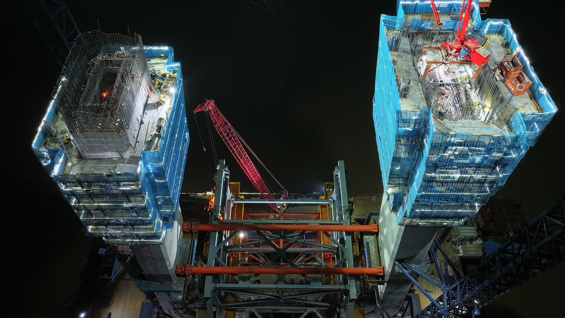 世界最大跨度公铁两用无砟轨道斜拉桥——崇启公铁长江大桥主塔高度突破100米